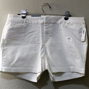 3.5" PIXIE white shorts perfect for summer